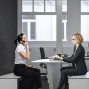 Cabina insonorizada: mejora la productividad y privacidad en tu oficina